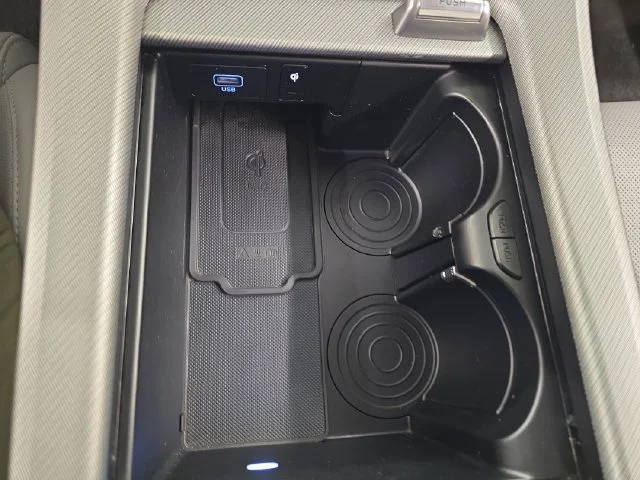 Used 2025 Abyss Black Pearl Hyundai SEL image 25