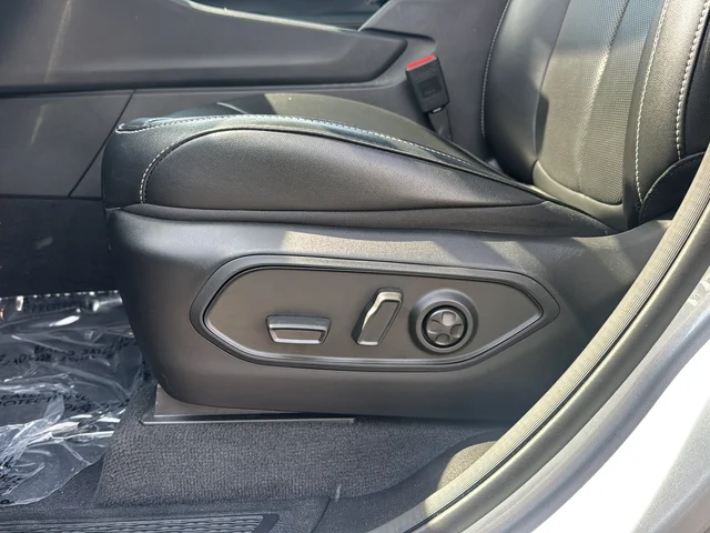 Used 2024 Silver Jeep 4xe image 18
