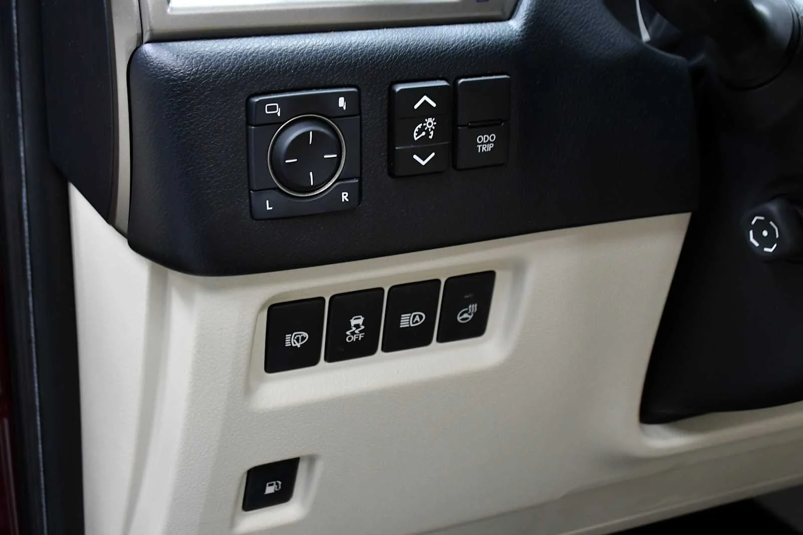 Certified Used 2021 CLARET MICA Lexus Premium image 16