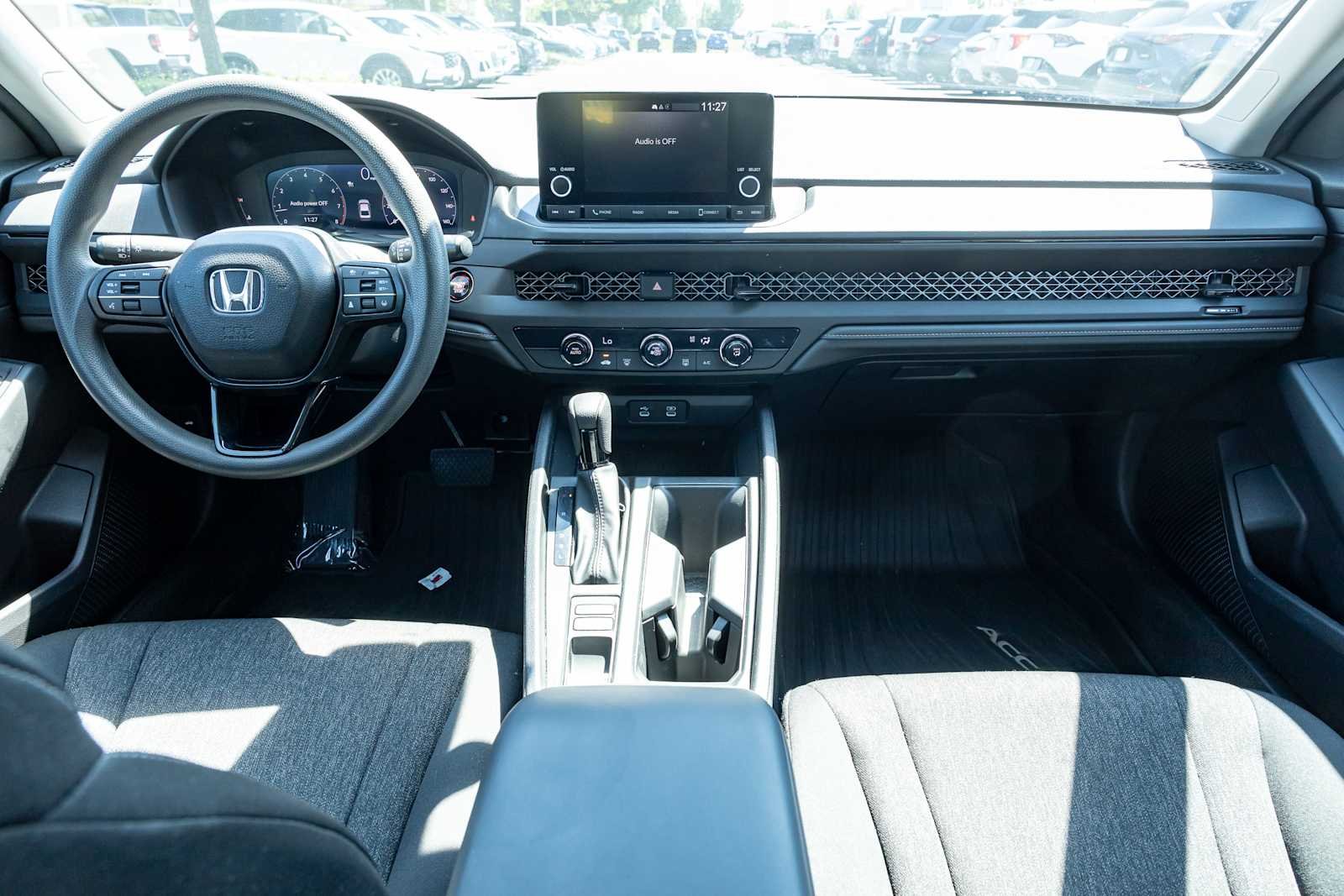 Used 2024 Platinum White Pearl Honda LX image 9