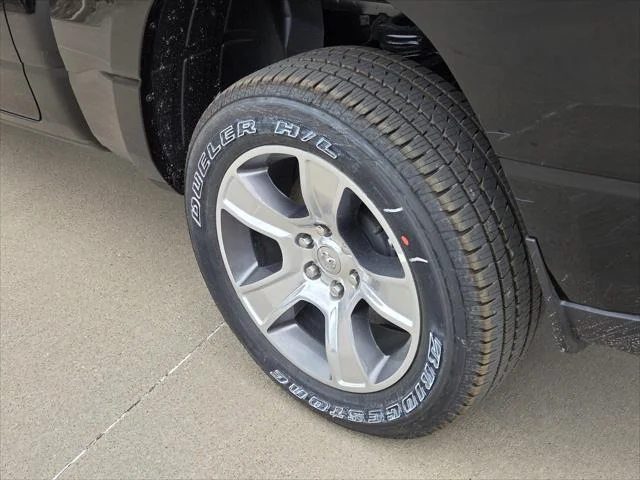 New 2026 Diamond Black Crystal Pearl-Coat Exterior Paint RAM Express image 5
