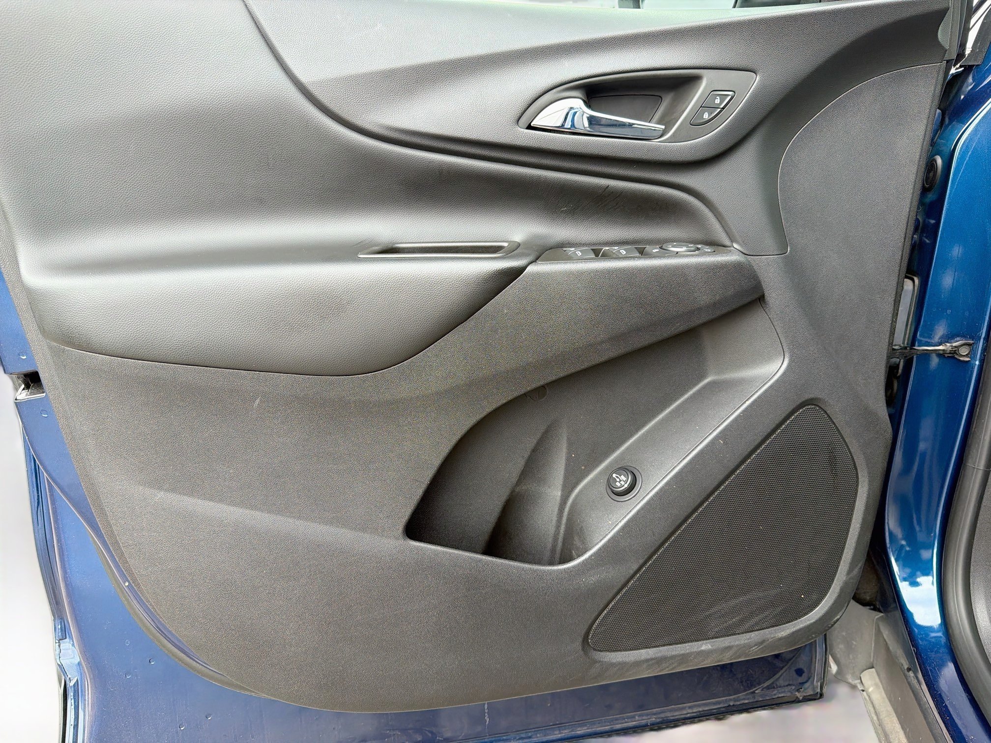 Used 2022 Blue Glow Metallic Chevrolet LT image 22