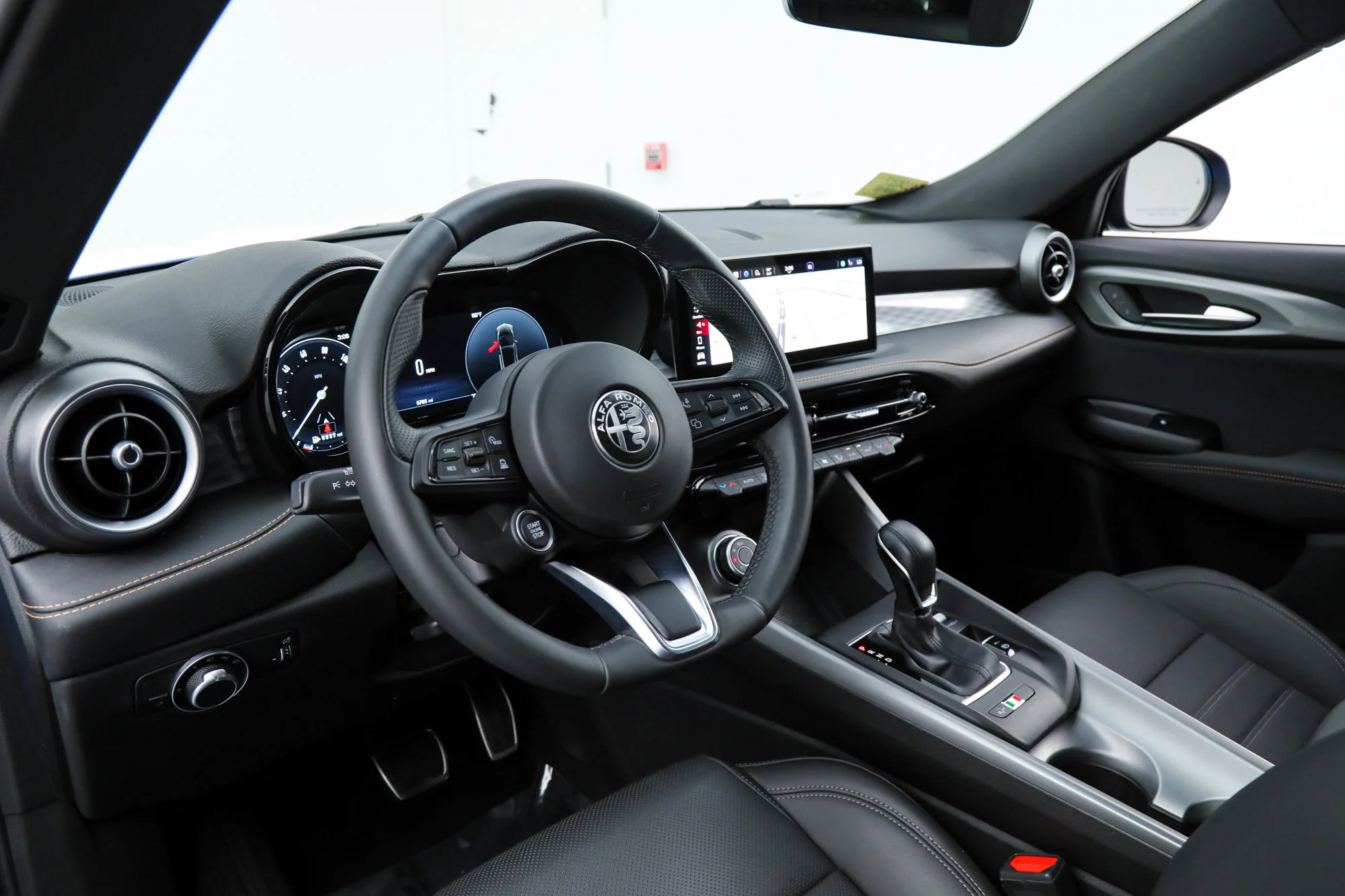 2025 Alfa Romeo Tonale Base - Photo 16