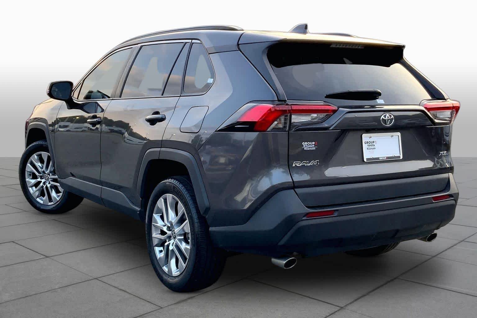 Used 2024 Magnetic Gray Metallic Toyota XLE Premium image 12