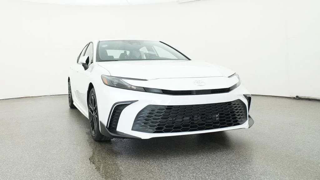 Used 2026 Ice Cap Toyota SE image 30