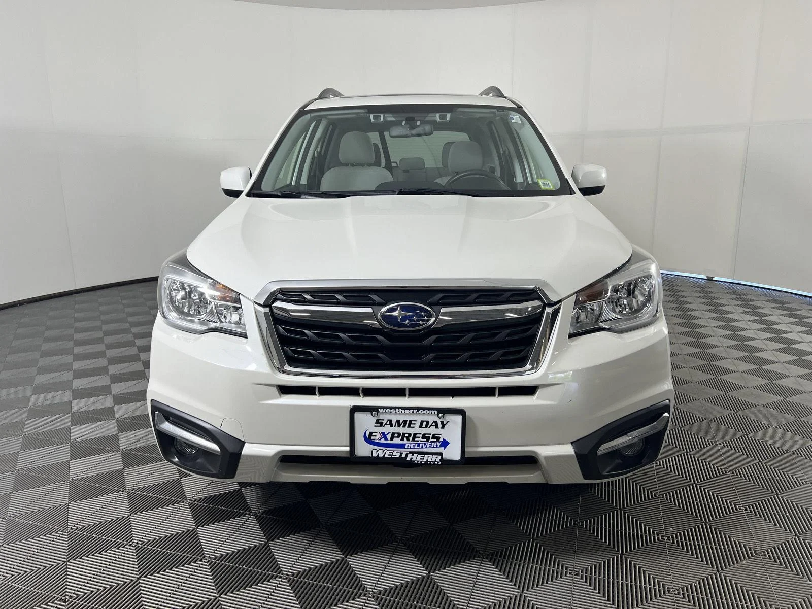 Used 2018 Crystal White Pearl Subaru Premium image 8