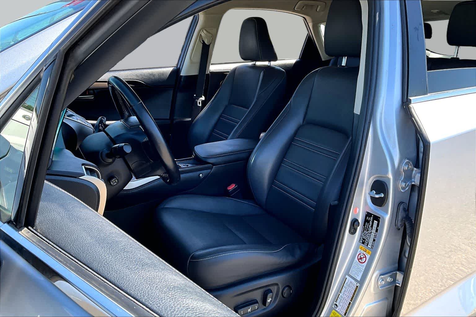 Used 2015 Silver Lining Metallic Lexus  image 7