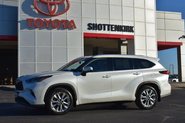 2022 Toyota Highlander Limited