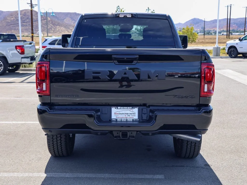 New 2026 Diamond Black Crystal Pearl-Coat Exterior Paint RAM Big Horn Night Edition image 99