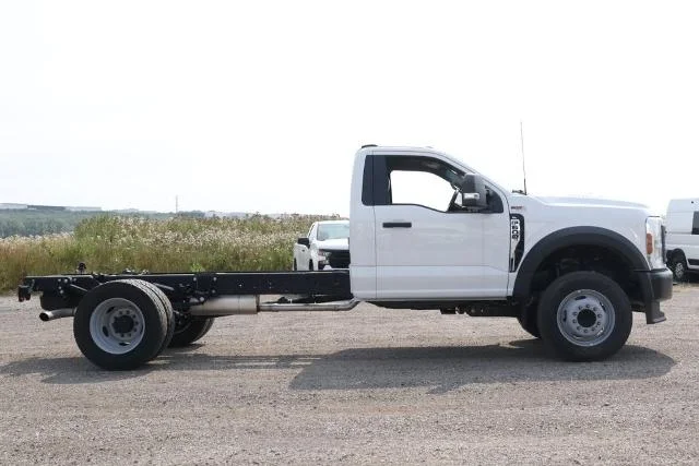 New 2026 Oxford White Ford F-600® XL image 35