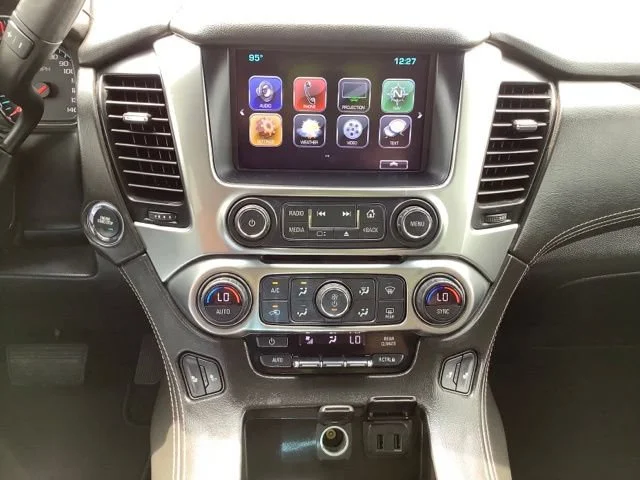 Used 2019 SILVER ICE METALLIC Chevrolet LT image 27