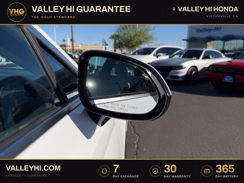 Used 2025 White Hyundai SEL image 10