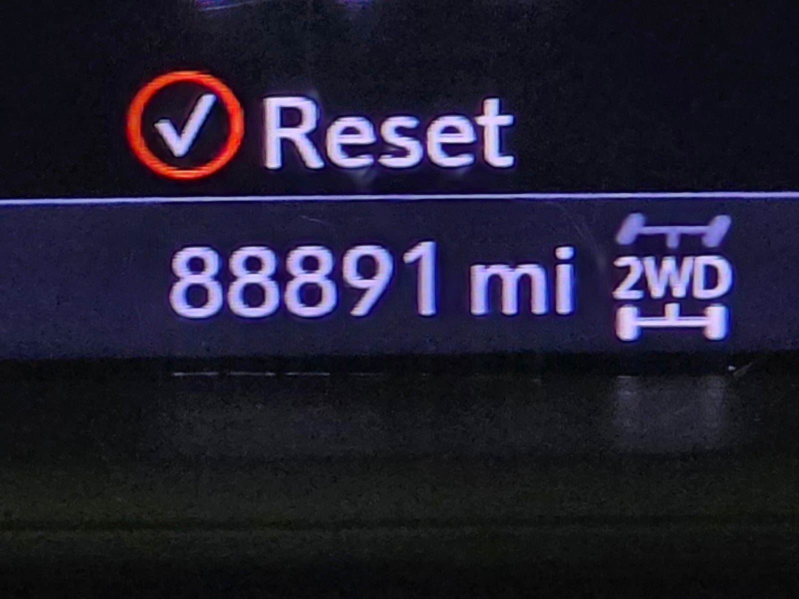 Used 2021 Summit White GMC Elevation image 37