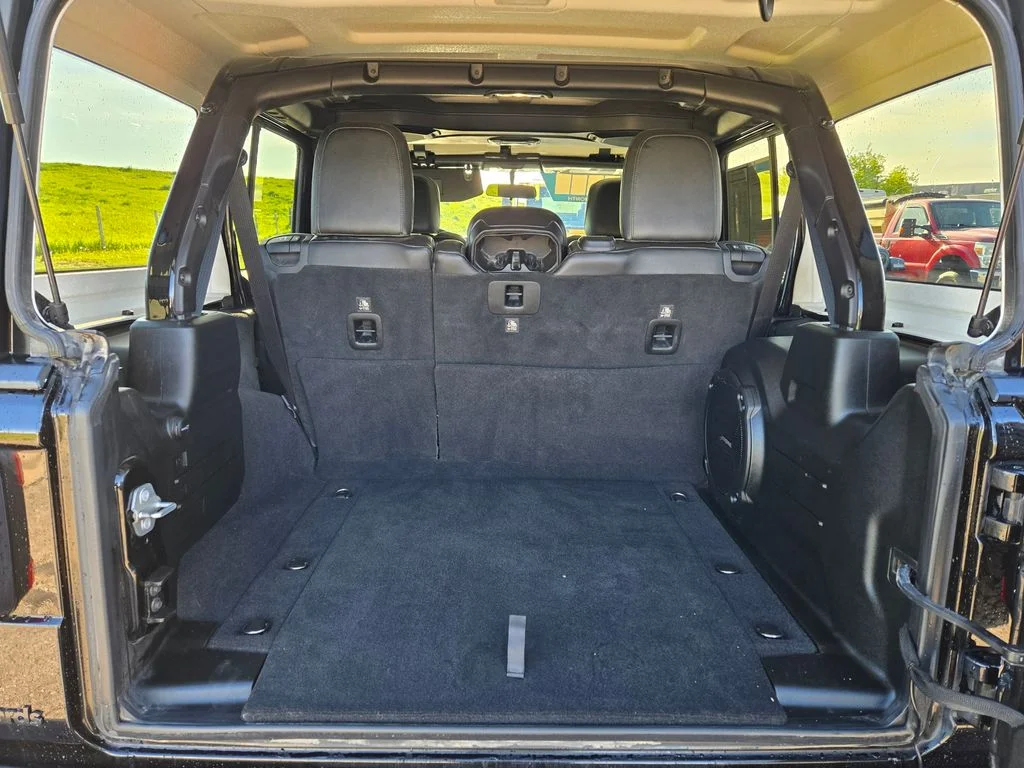 Used 2018 Black Jeep Unlimited Rubicon image 32