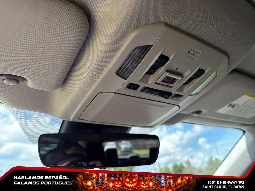 Used 2022 Silver Toyota XLE image 24