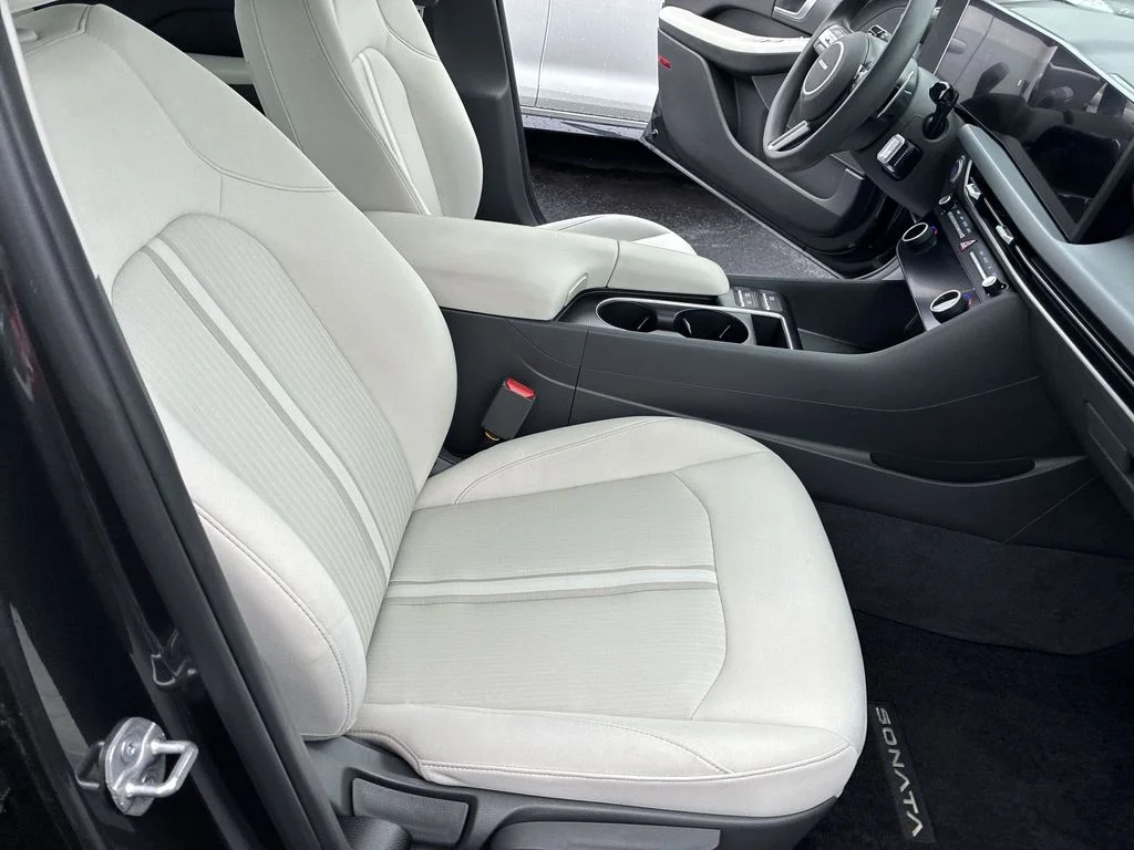 Used 2025 Gray Hyundai SEL image 20