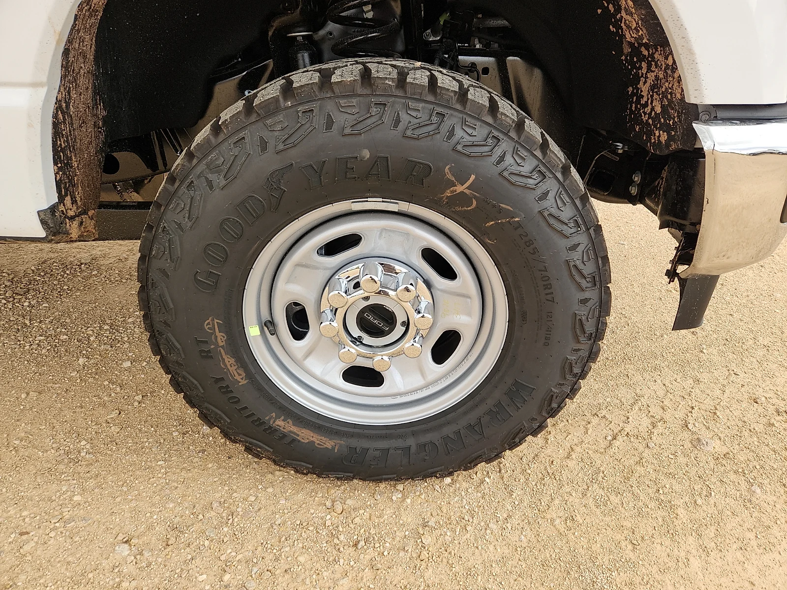 New 2026 Oxford White Ford F-250® XL image 9