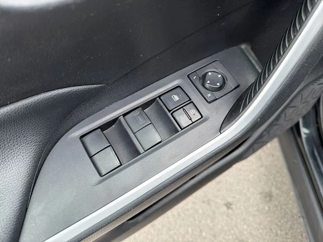 Used 2021 Black Toyota XLE image 17