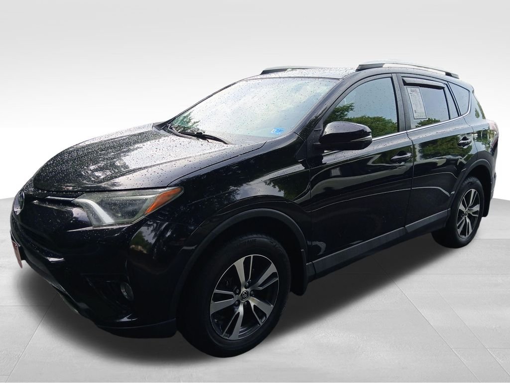 Used 2016 Black Toyota XLE image 3