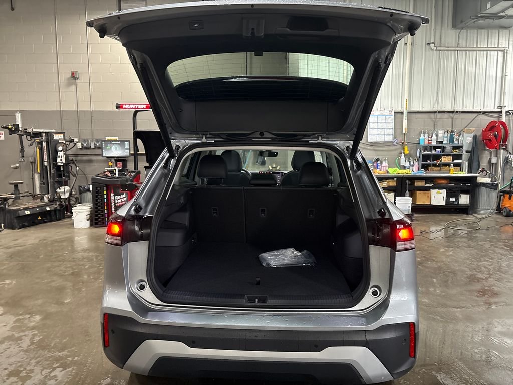 New 2026 Silver Volkswagen 2.0T SE image 19