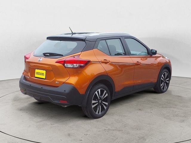Used 2020 Orange Nissan SV image 5