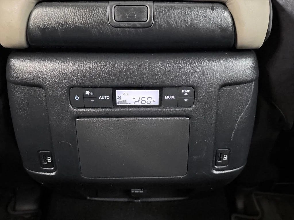 Used 2023 Silver INFINITI Premium Select image 20