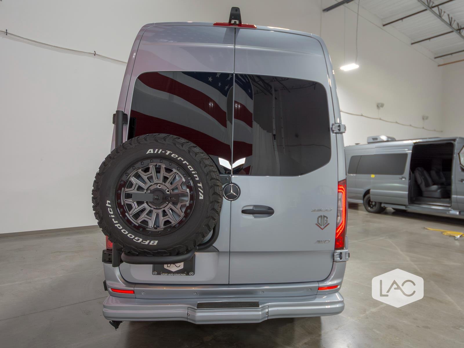 Used 2026 Hightech Silver OGV LUXURY COACH 8OBA AWD w/ 1.1 ADV Pkg EXT WTY image 31