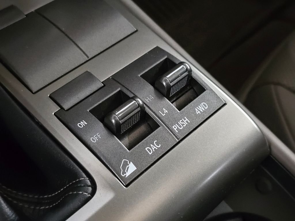 Used 2019  Lexus 460 image 33
