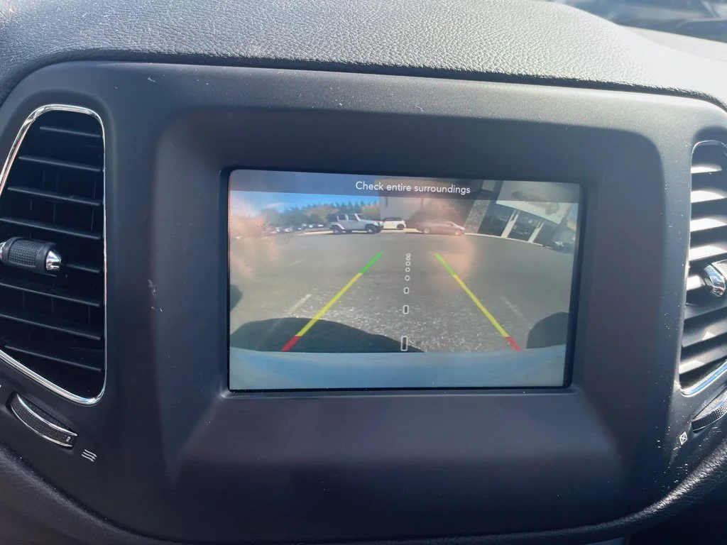 Used 2019 White Jeep Sport image 15