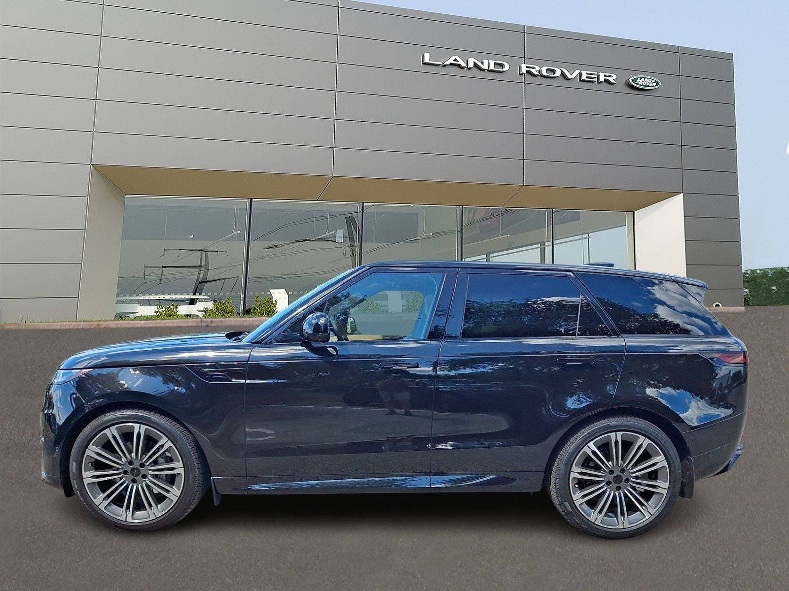 New 2026 Santorini Black Land Rover P400 Dynamic SE image 6