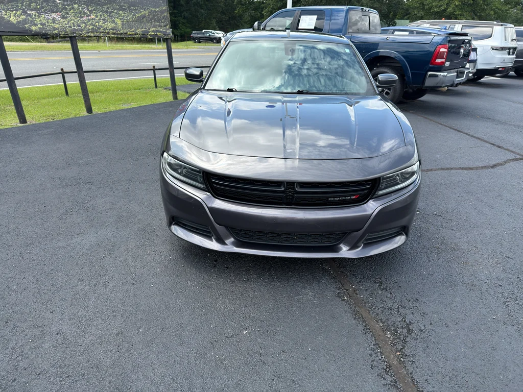 Used 2022 Granite Pearlcoat Dodge SXT image 2