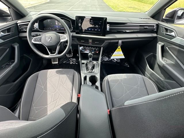 New 2026 Pure White Volkswagen 1.5T Sport image 28