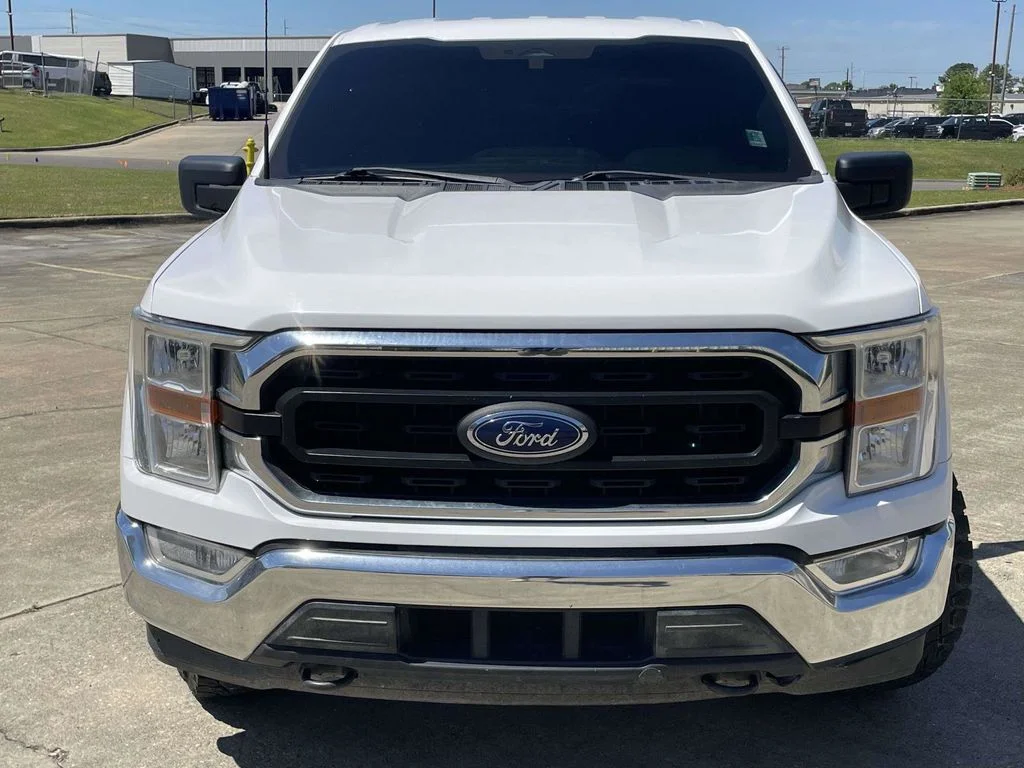 Certified Used 2022 Oxford White Ford XLT image 8