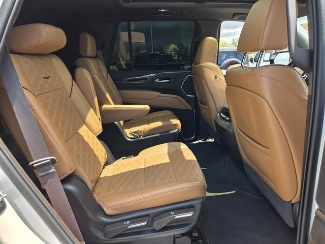 Used 2023 White Cadillac Premium Luxury image 17