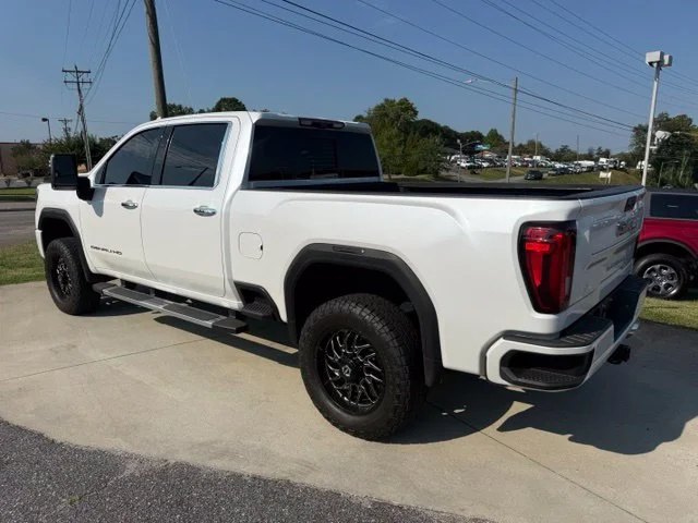 Used 2021 White GMC Denali image 6