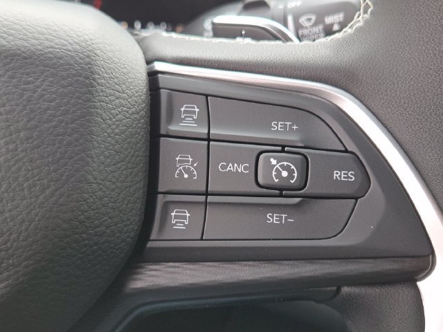 New 2026 Bright White Clear-Coat Exterior Paint Jeep Laredo image 18