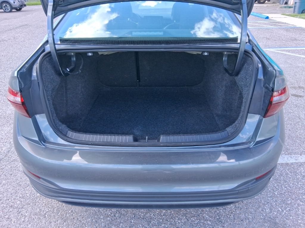2025 Volkswagen Jetta SE - Photo 22