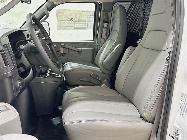 2026 GMC Savana Cargo Work Van - Photo 17