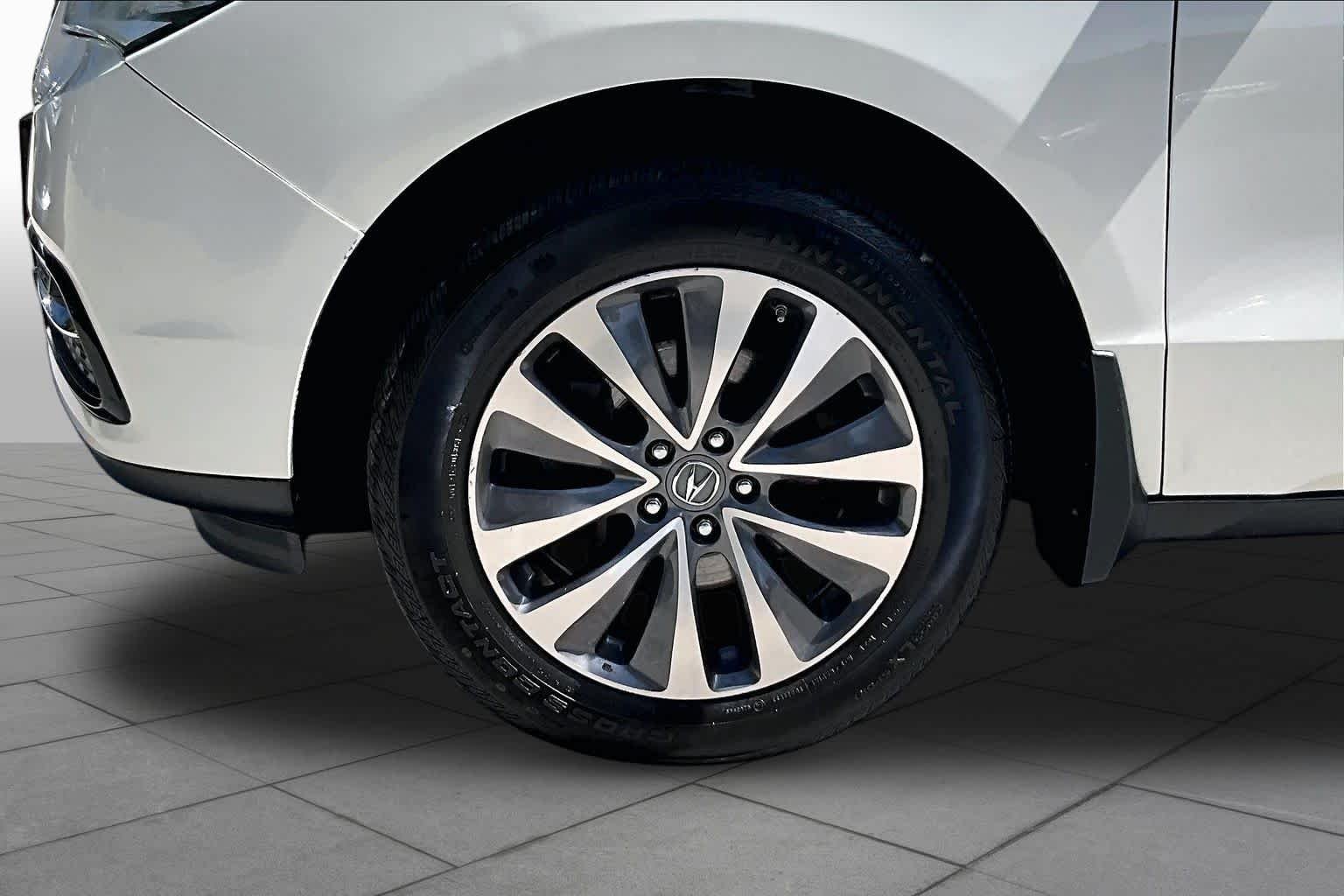Used 2016 White Diamond Pearl Acura w/Tech image 11