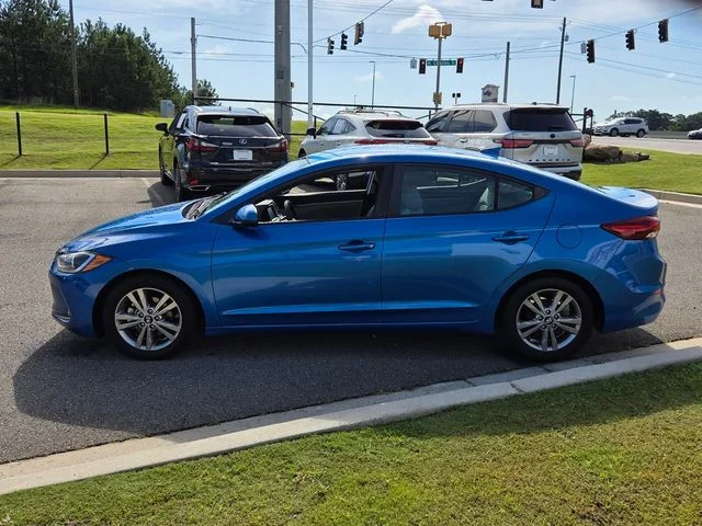 Used 2017 Blue Hyundai SE image 4