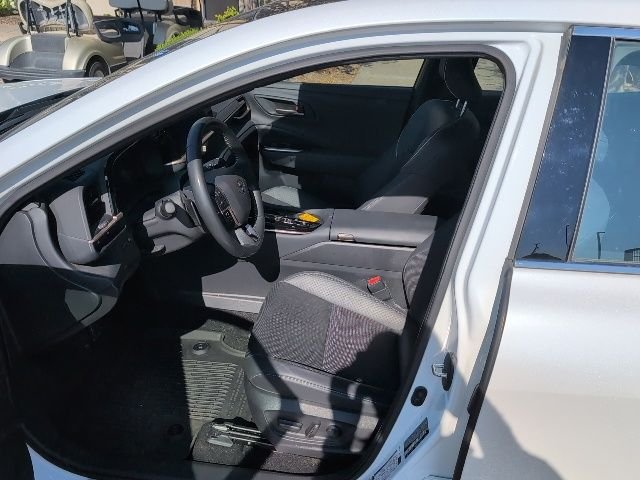 Used 2024 White Toyota Platinum image 4