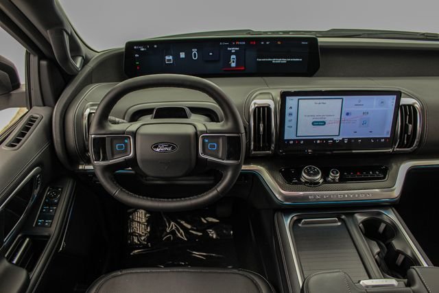 New 2026 Star White Metallic Tri-Coat Ford Platinum® image 25