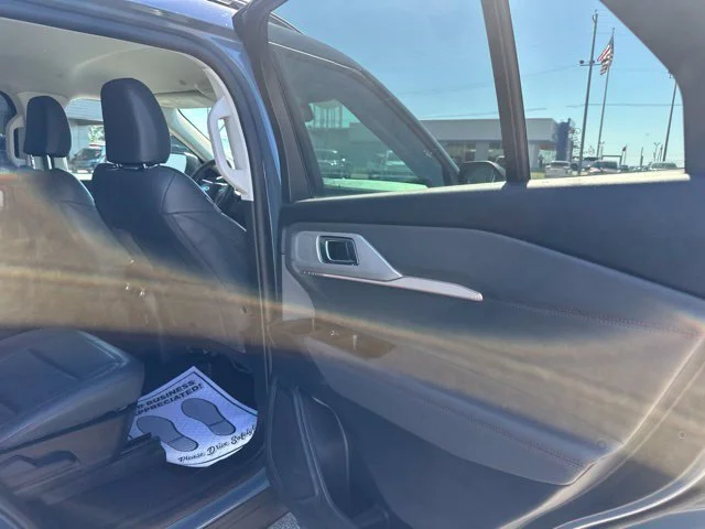 Used 2026 Vapor Blue Metallic Ford Active image 17