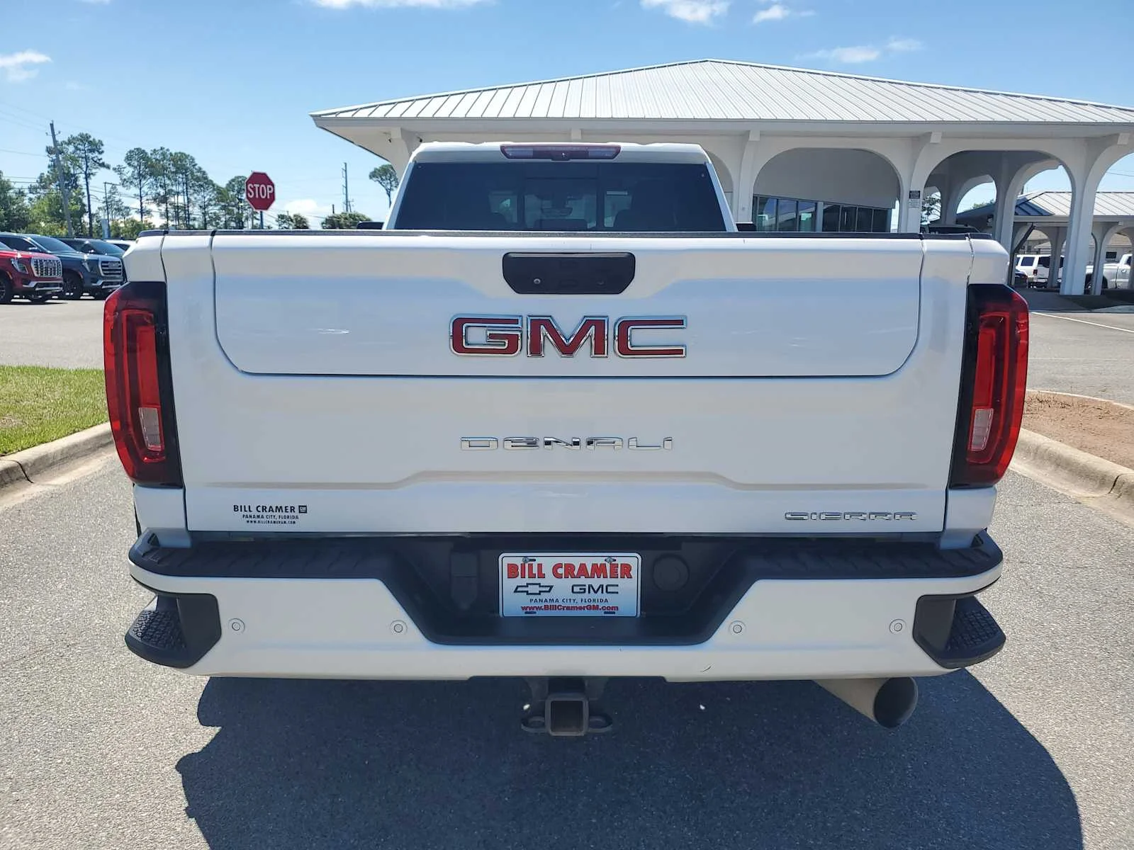 Used 2021 WHITE FROST TRICOAT GMC Denali image 4