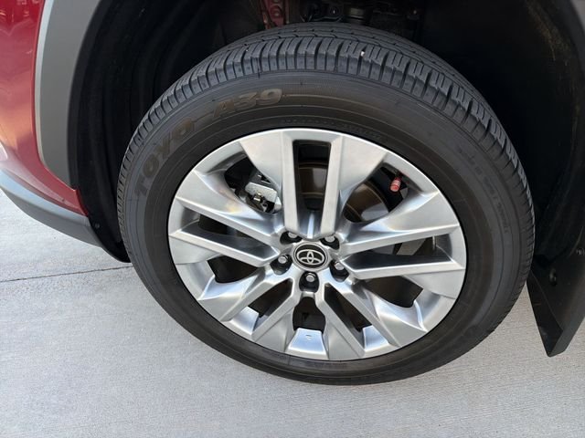 2025 Toyota RAV4 Limited - Photo 32