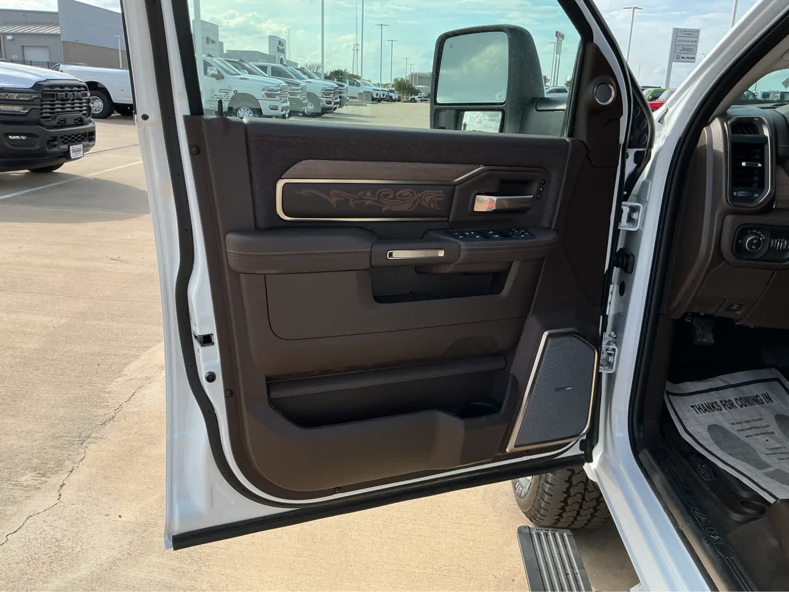 New 2026 Bright White Clear-Coat Exterior Paint RAM Longhorn image 18