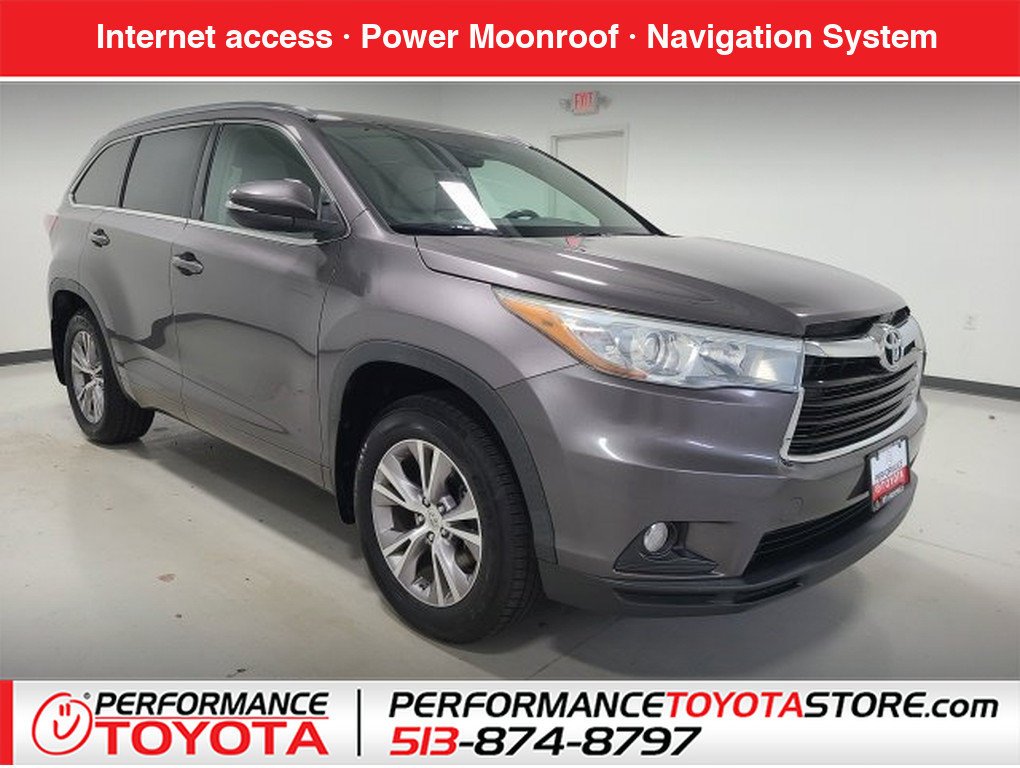 Used 2015 Predawn Gray Mica Toyota XLE image 1