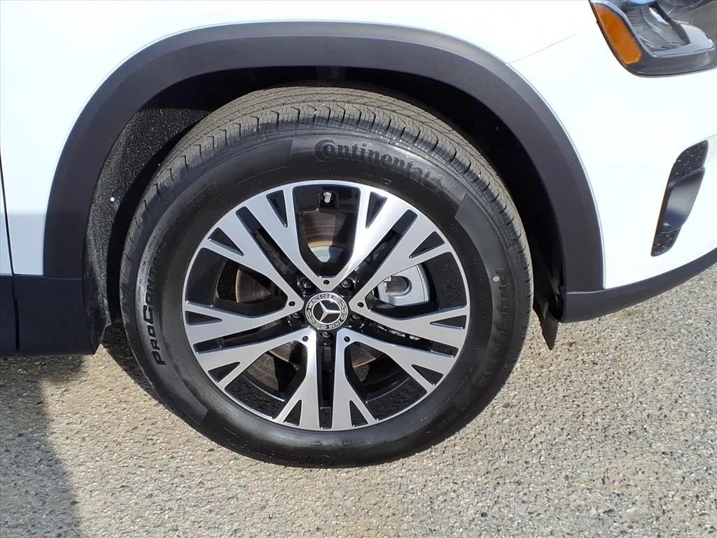 New 2026 Polar White Mercedes-Benz GLB 250 image 5