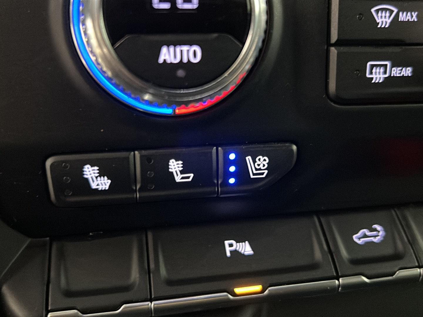 Used 2022 Onyx Black GMC AT4 image 30