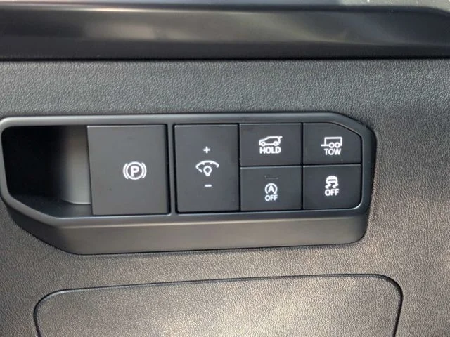 New 2027 Glacial White Pearl Kia X-Line EX image 26